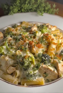 Cheesy Chicken Alfredo Broccoli Bake